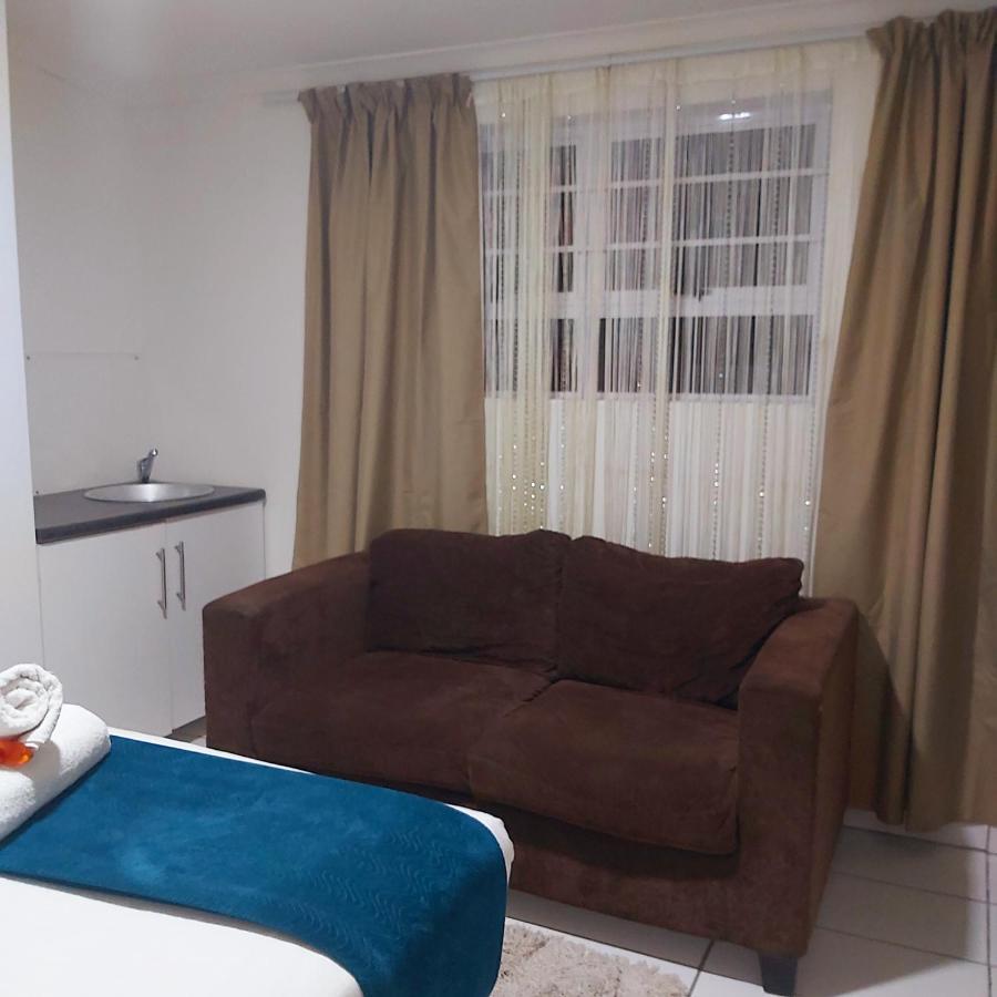 Red Pillars Hotel Port Elizabeth Room photo